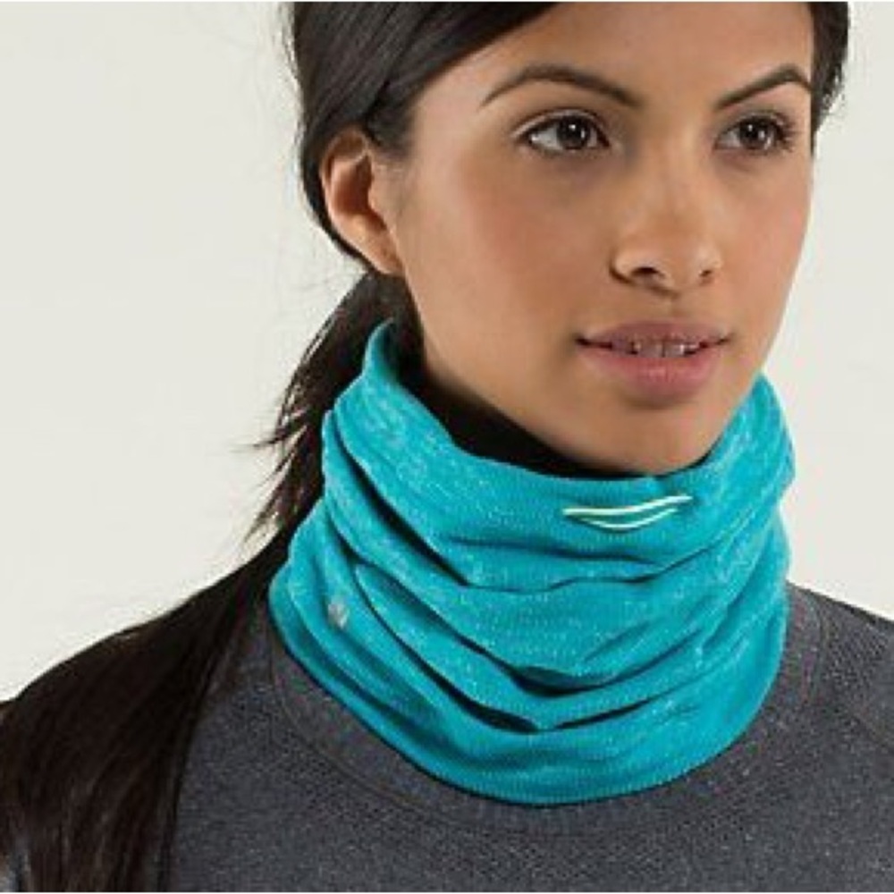 LULULEMON run/ski gator | blue